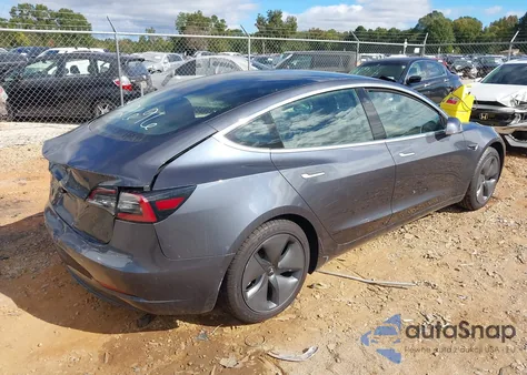 2020 Tesla Model 3 Standard Range Plus Rear-Wheel Drive/Standard Range Rear-Wheel Drive z USA, uszkodzony, nr VIN 5YJ3E1EA4LF796814